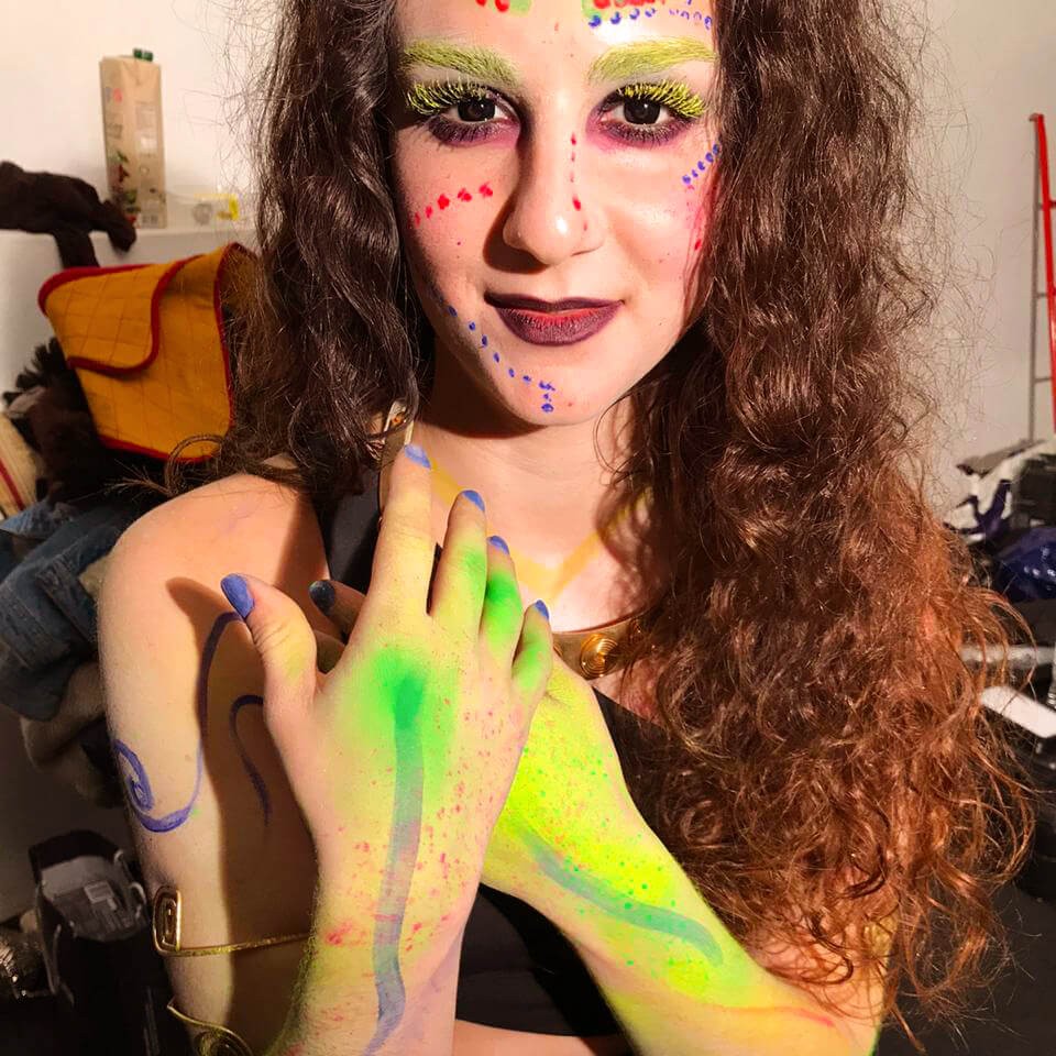 Behind the scenes photo 6