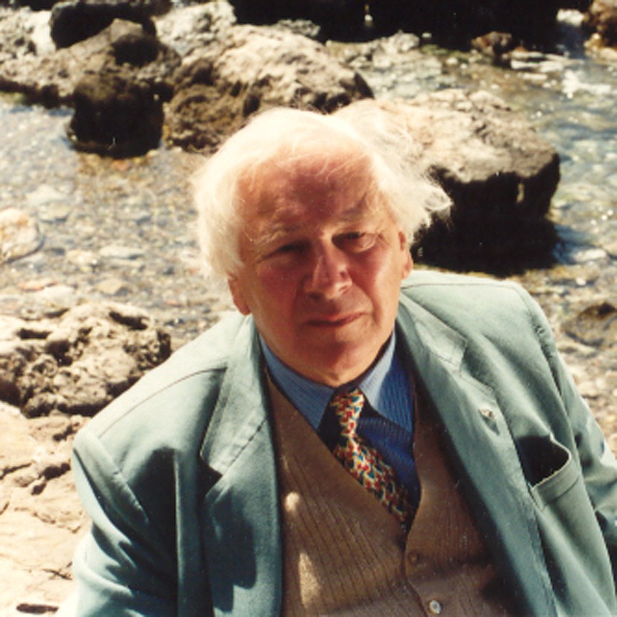 Sir Peter Ustinov during the filming of Paths of the Gods