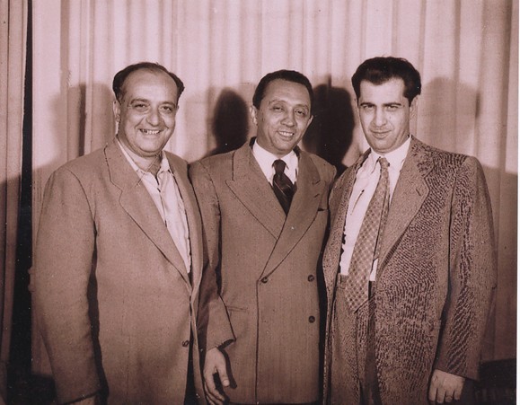 Alekos Sakellarios, Filopimin Finos and Giorgos Tzavellas, from the 2006 episode on Finos
